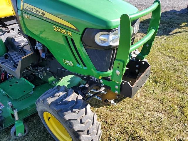 Image of John Deere 2025R equipment image 2