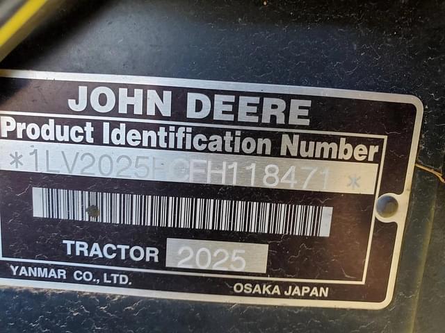 Image of John Deere 2025R equipment image 3