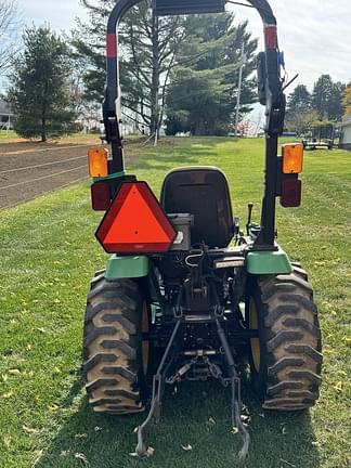 Image of John Deere 2025R equipment image 4