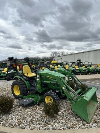 Main image John Deere 2025R