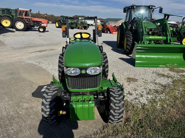 Image of John Deere 2025R equipment image 1