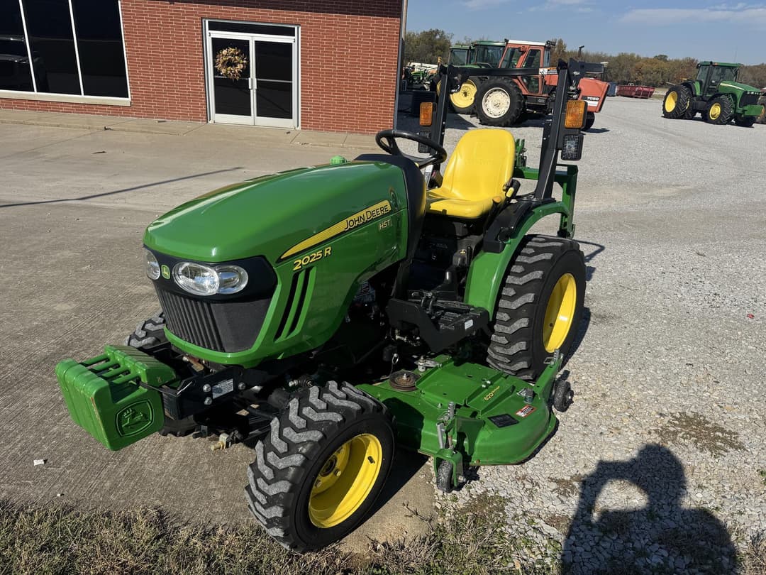 Image of John Deere 2025R Primary image