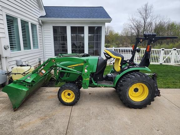 Image of John Deere 2032R equipment image 3