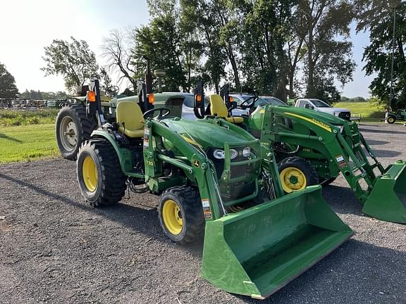 Image of John Deere 2032R Image 0