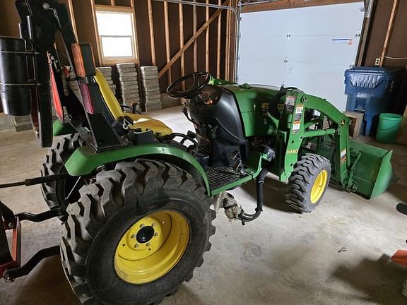 Image of John Deere 2032R equipment image 3