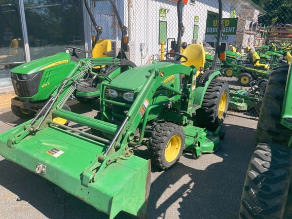 2015 John Deere 2032R Equipment Image0