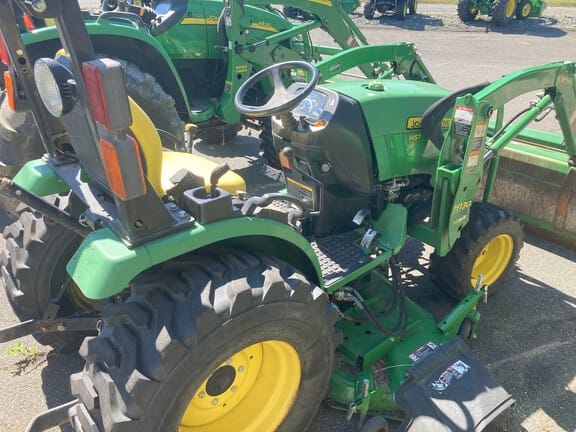 2015 John Deere 2032R Equipment Image0