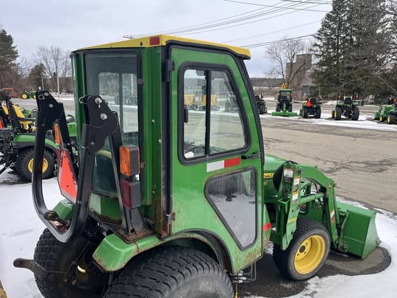 Image of John Deere 2032R equipment image 4