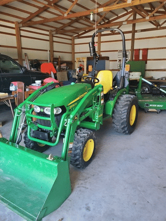 Main image John Deere 2032R