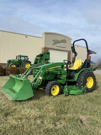 Main image John Deere 2032R