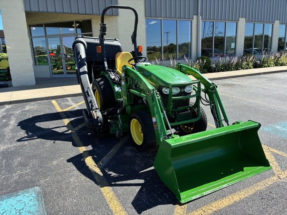 2015 John Deere 2032R Equipment Image0