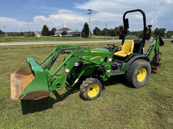 Image of John Deere 2032R equipment image 1