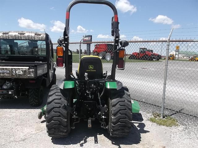 Image of John Deere 2032R equipment image 3