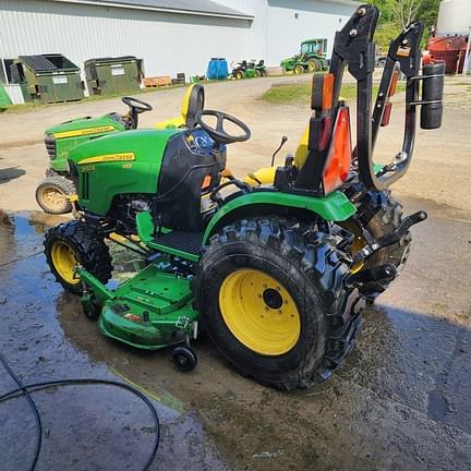 Image of John Deere 2032R equipment image 1