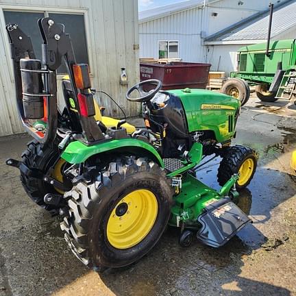 Image of John Deere 2032R equipment image 2