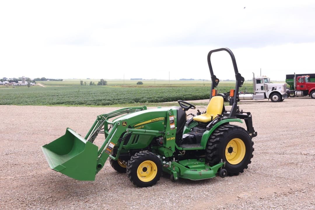 Image of John Deere 2032R Primary image