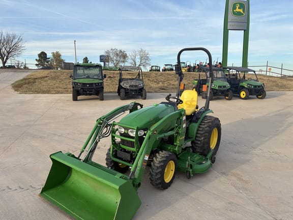 2015 John Deere 2032R Equipment Image0