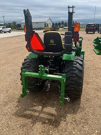 Image of John Deere 2032R equipment image 4