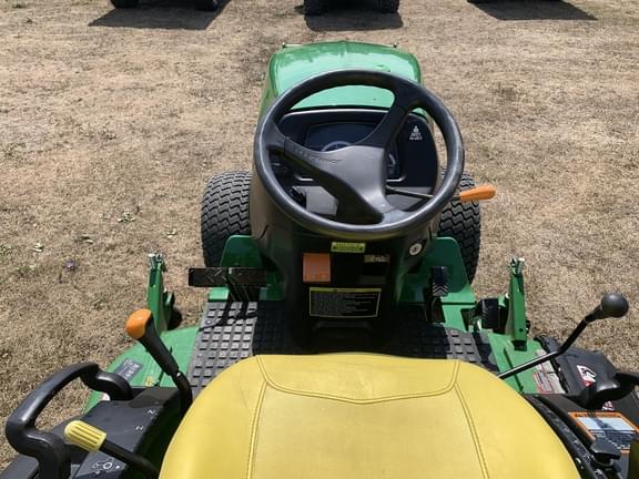 Image of John Deere 2032R equipment image 2