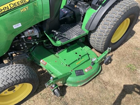 Image of John Deere 2032R equipment image 4