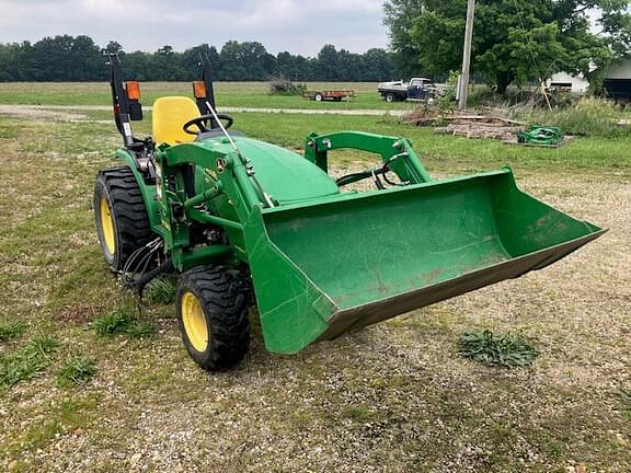 Image of John Deere 2032R Primary image