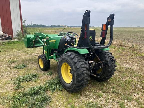 Image of John Deere 2032R equipment image 2