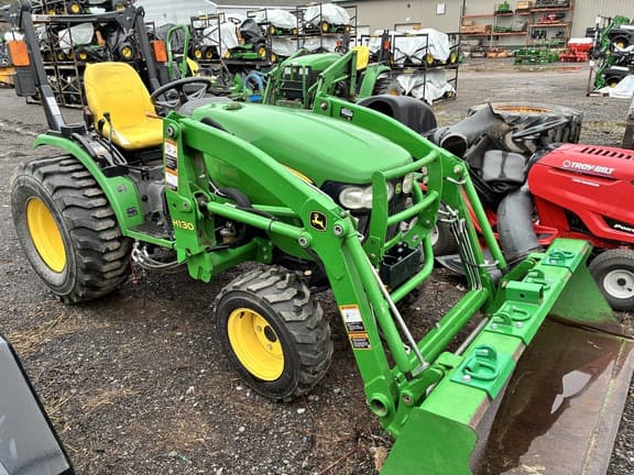 Image of John Deere 2032R Image 0