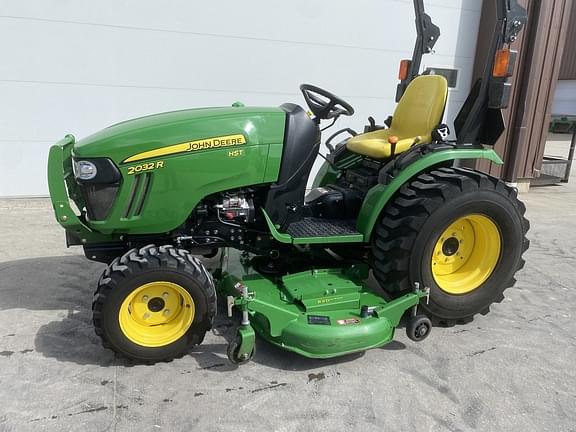 Image of John Deere 2032R equipment image 1