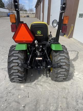 Image of John Deere 2032R equipment image 3