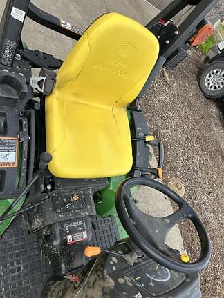 Image of John Deere 2032R equipment image 2