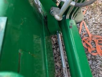 Image of John Deere 2032R equipment image 2