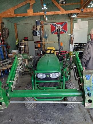 Image of John Deere 2032R equipment image 3