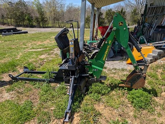 Image of John Deere 2032R equipment image 4