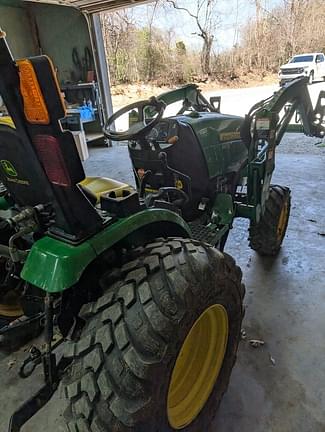 Image of John Deere 2032R equipment image 1