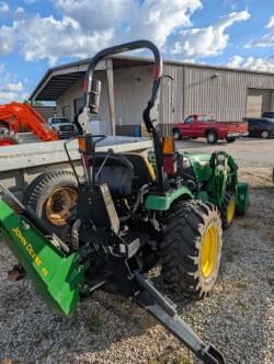 Image of John Deere 2032R equipment image 4