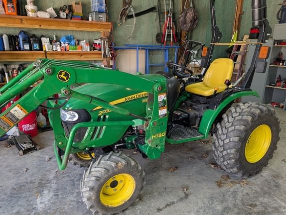2015 John Deere 2032R Equipment Image0