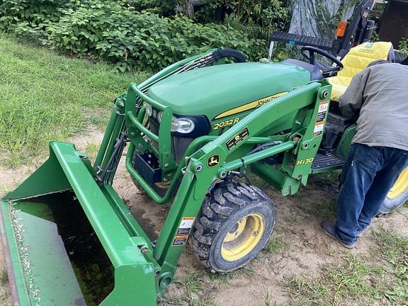 Image of John Deere 2032R equipment image 4