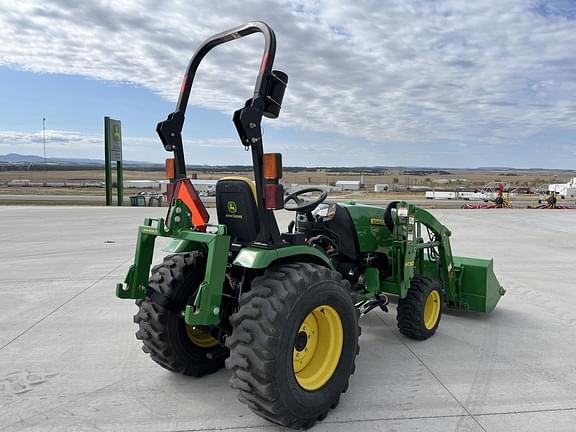 Image of John Deere 2032R equipment image 2