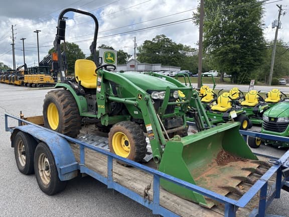 Image of John Deere 2032R equipment image 2