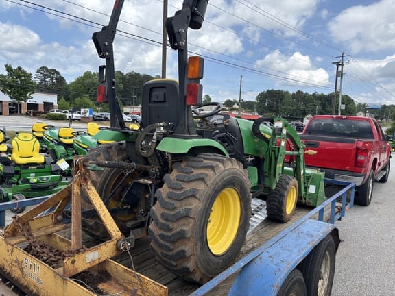 2015 John Deere 2032R Equipment Image0
