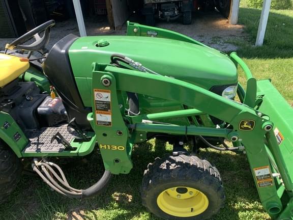 Image of John Deere 2032R equipment image 4