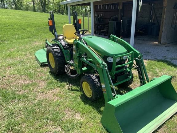 Image of John Deere 2032R equipment image 1