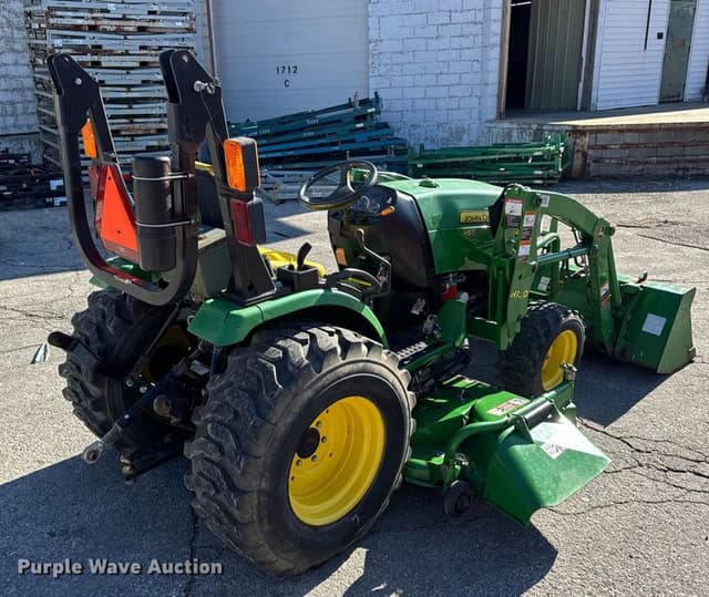 Image of John Deere 2032R equipment image 4