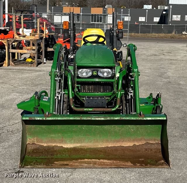 Image of John Deere 2032R equipment image 1