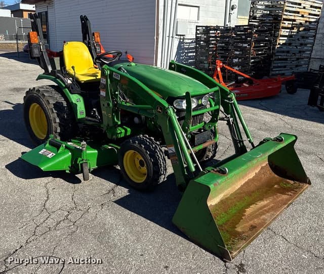 Image of John Deere 2032R equipment image 2