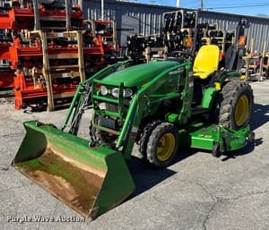 2015 John Deere 2032R Image