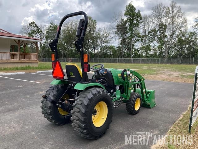 Image of John Deere 2032R equipment image 4