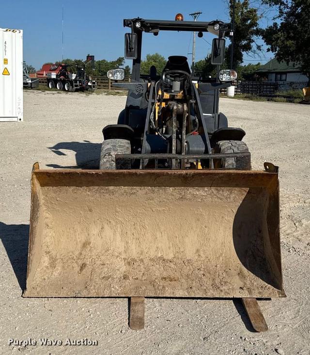 Image of John Deere 204K equipment image 1