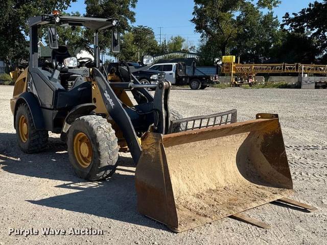 Image of John Deere 204K equipment image 2