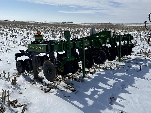 Image of John Deere 2100 equipment image 1